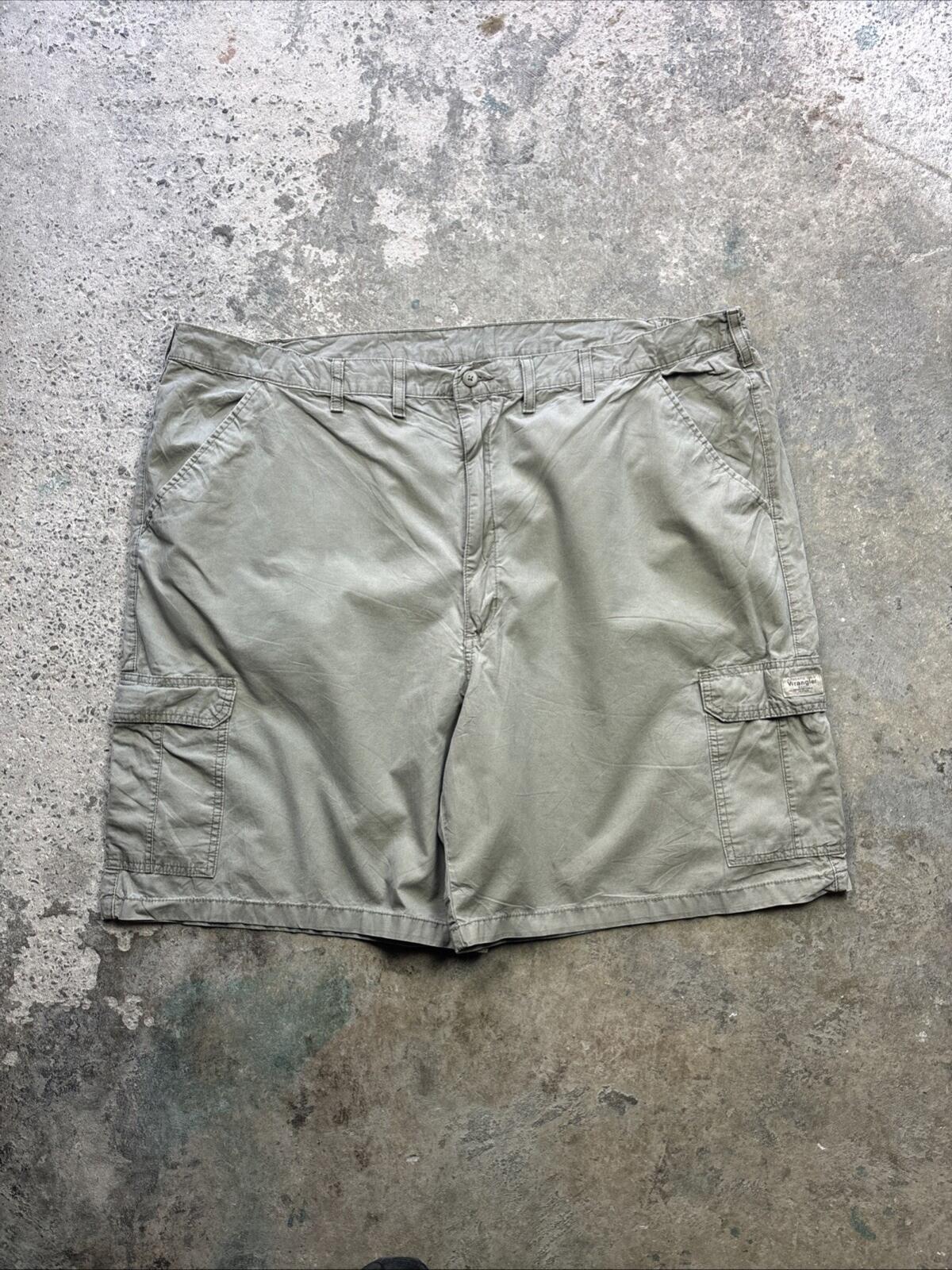 Wrangler Men's Cream Cargo Shorts - W48