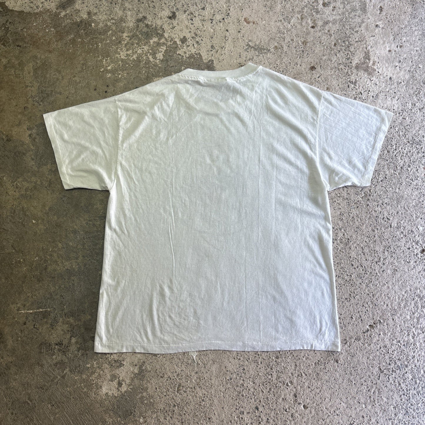 Vintage White 95’ Graphic Volleyball Single Stitch T-Shirt | Size L