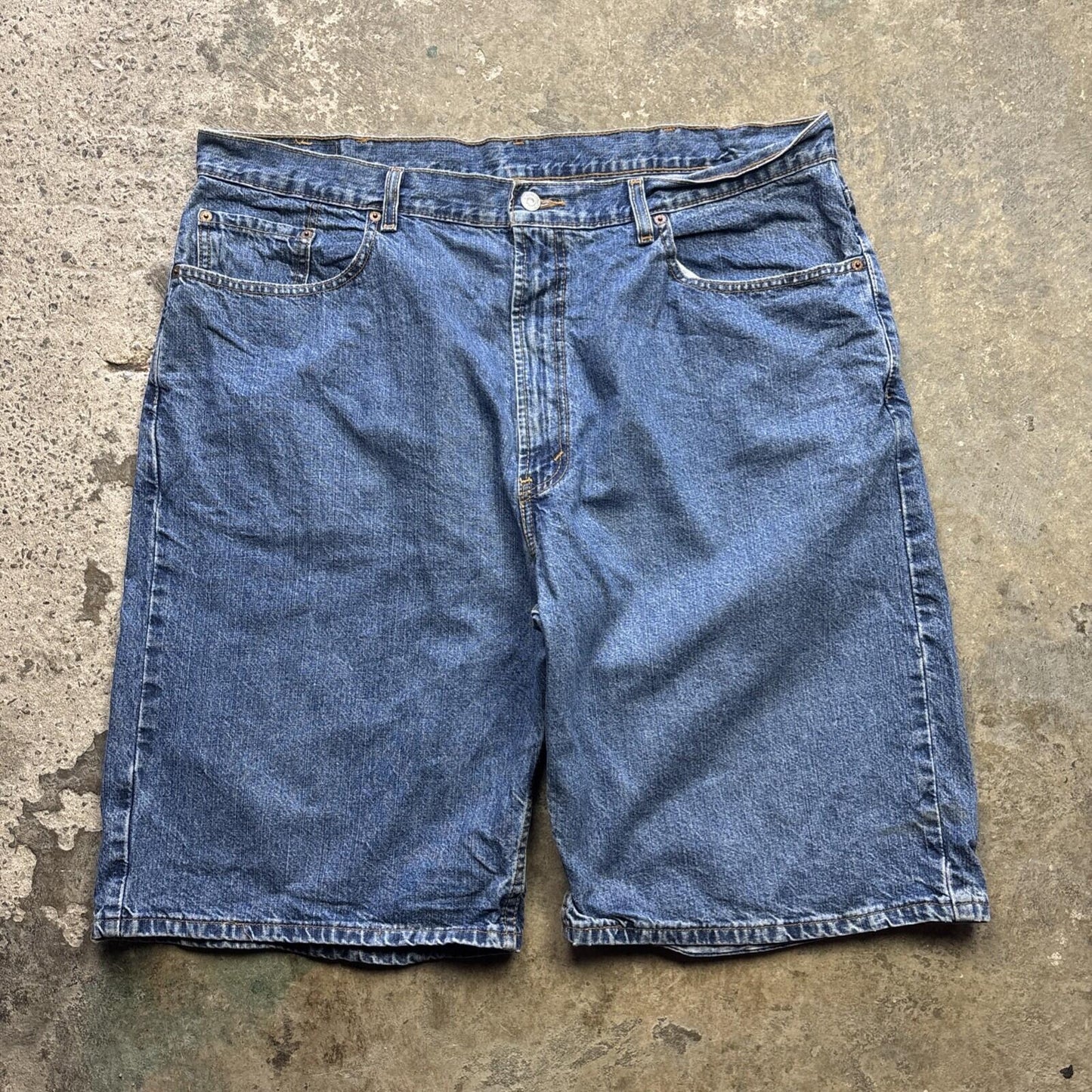 Blue Denim Levi’s 569 Men’s Shorts Jorts - W40