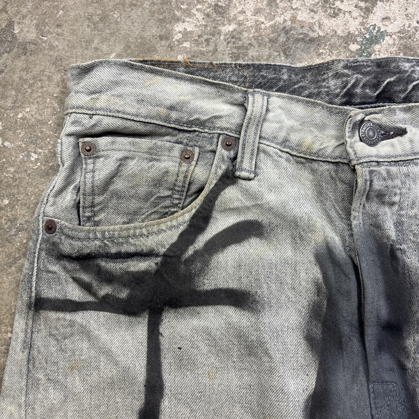 Grey & Black Paint Design Levi’s Jean Shorts | W30"