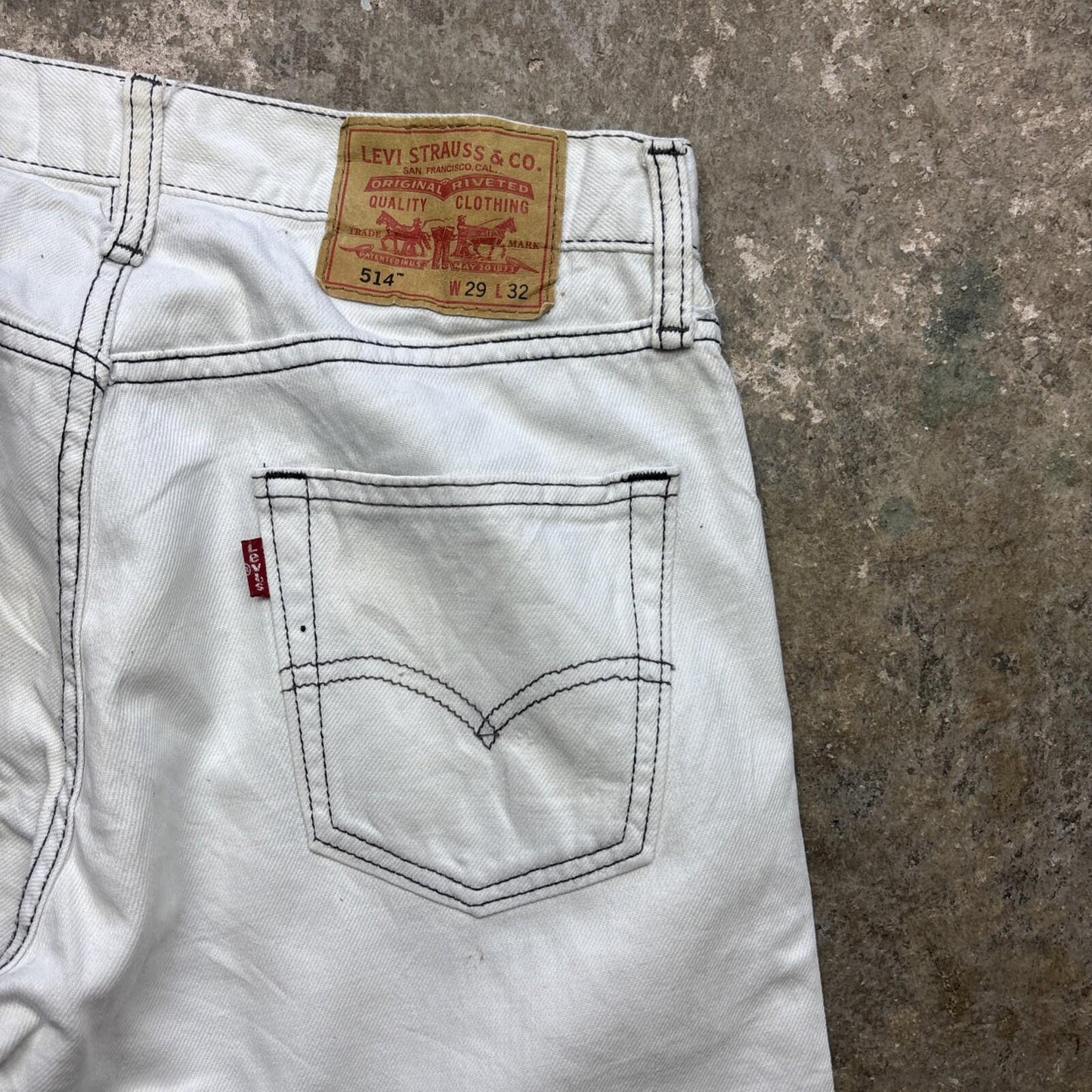 Distressed White Levi’s 514 Men’s Cut Off Shorts | W29