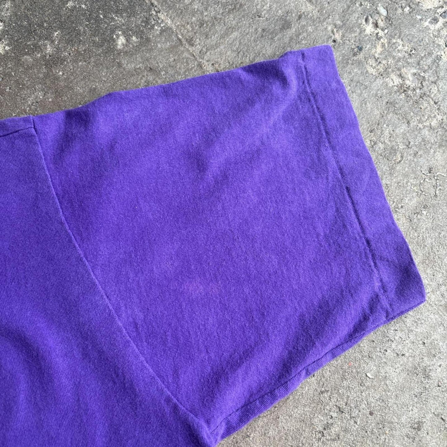 90s Purple 'Bertha's Kitty Boutique' single stitch t-shirt