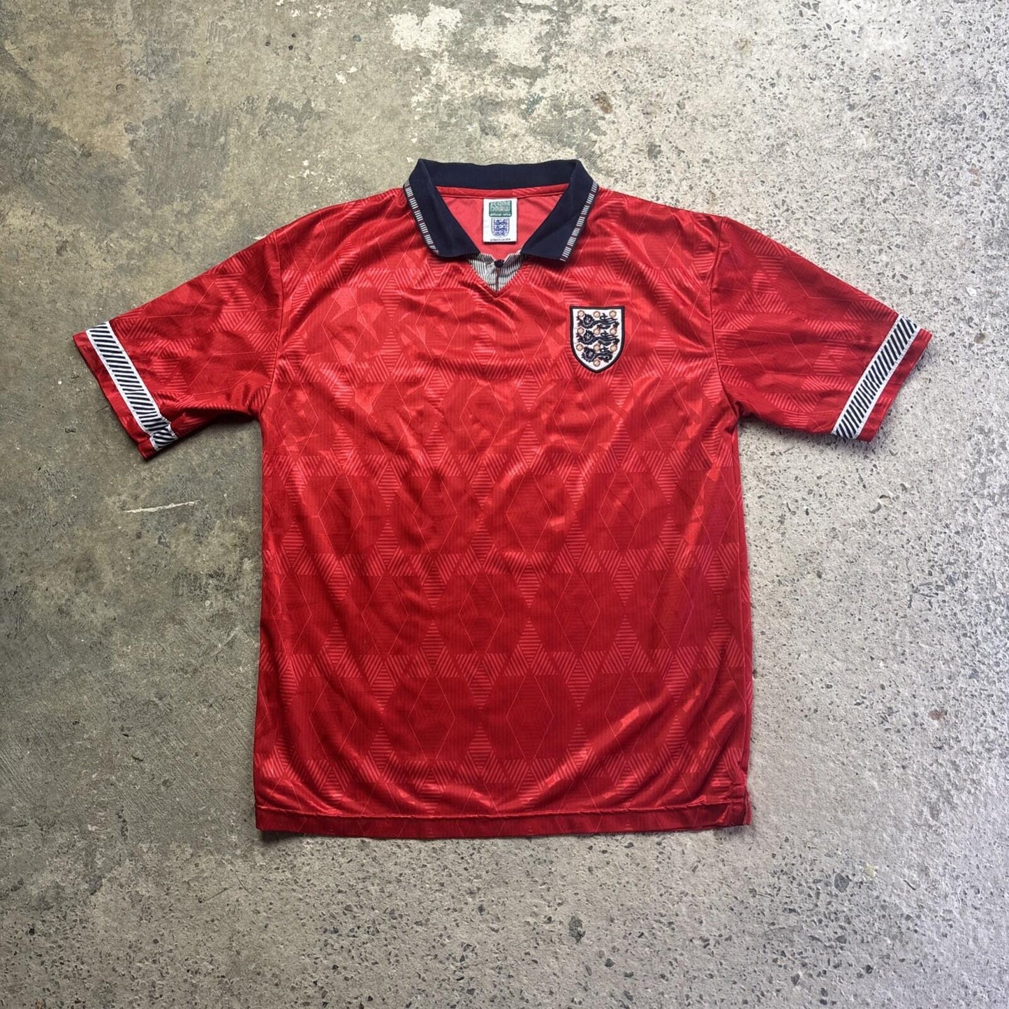 Red England Official Retro Style Football Shirt | Size: L
