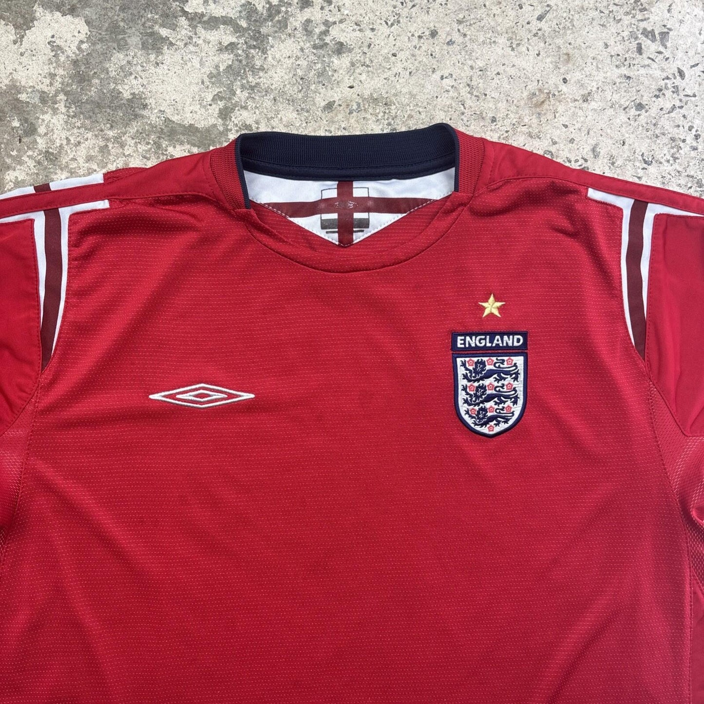 Red England 2004/06 Football Umbro Away Shirt | Size: XL