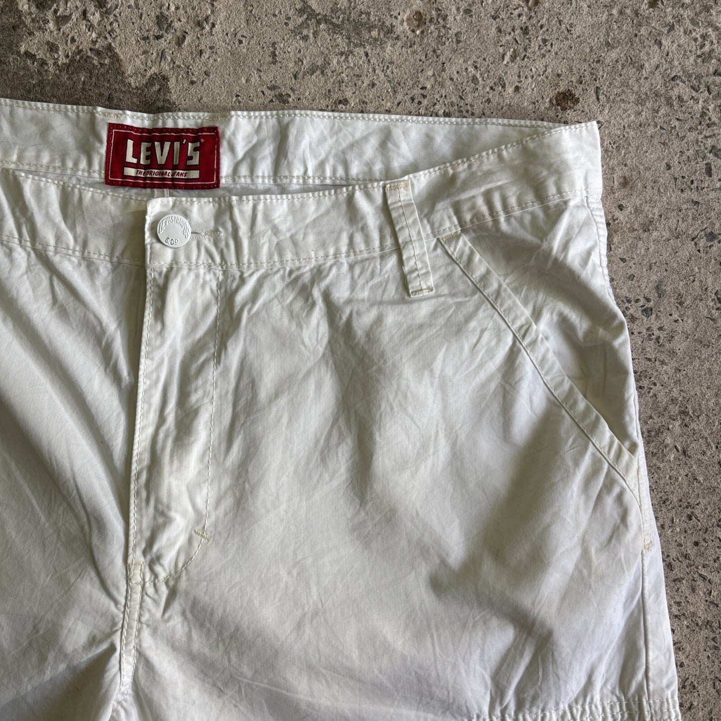 White Y2K Levis Cargo Shorts | W42"