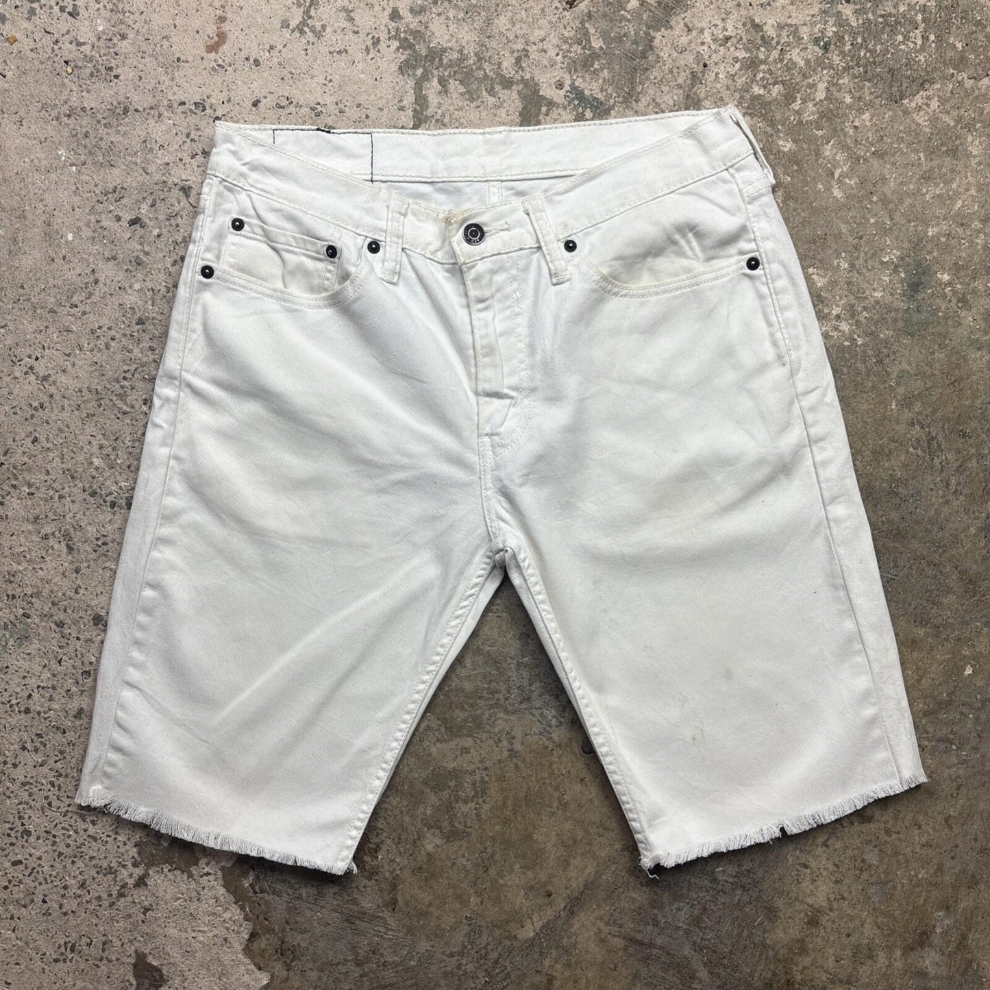 White Levi’s 511 Men’s Cut Off Shorts | W32