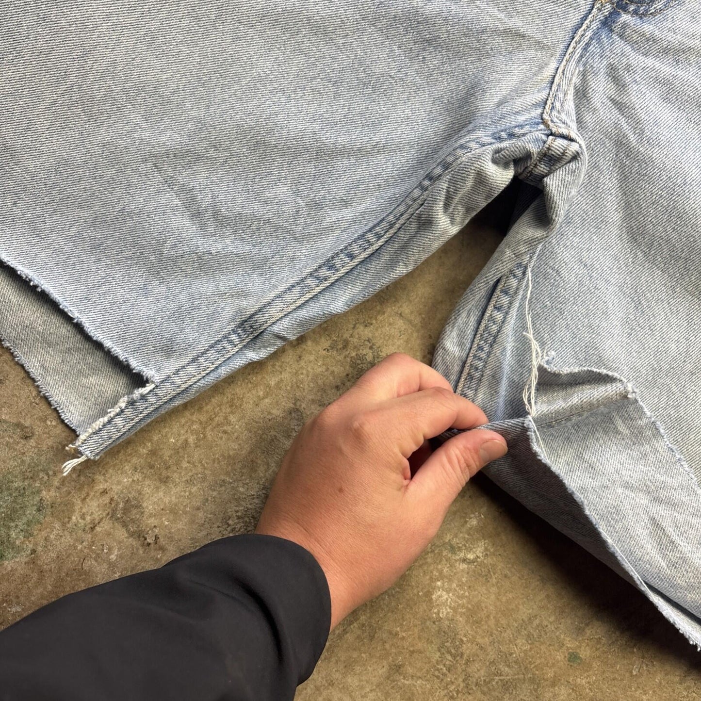 Light Blue Men’s Levi’s 550 Denim Cut Off Shorts - W38