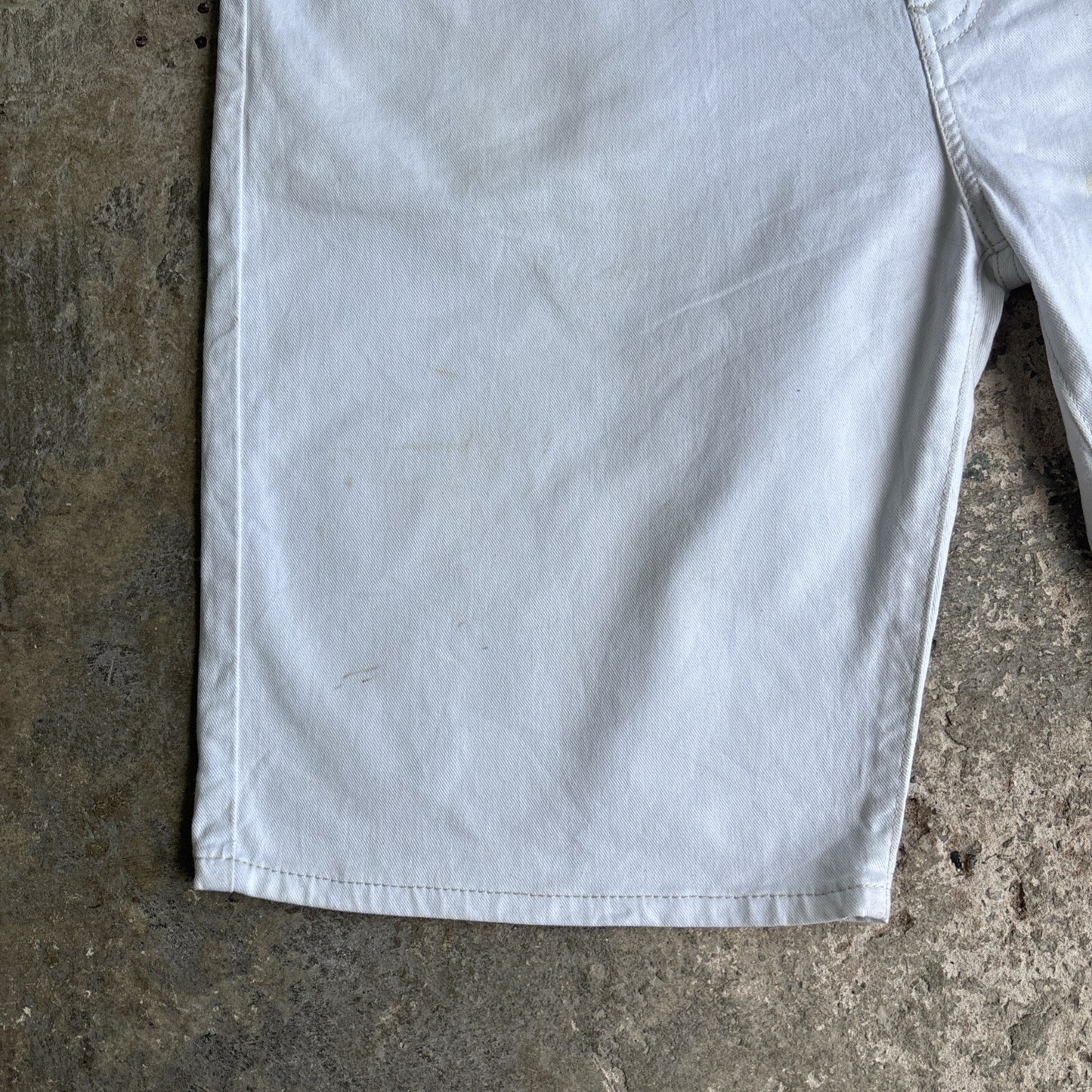White Levis 569 Denim Jean Shorts | W40"