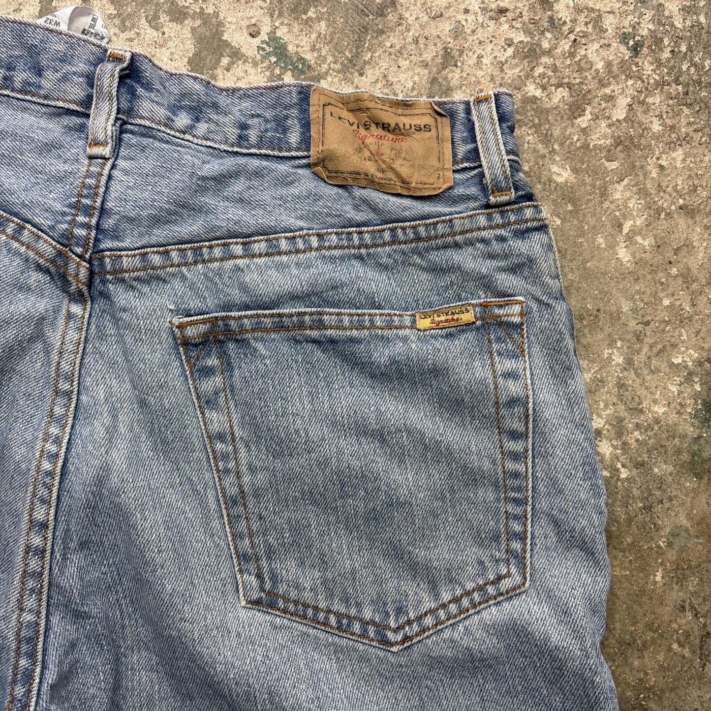 Blue Denim Levi Strauss Signature Men’s Cut Off Shorts | W32