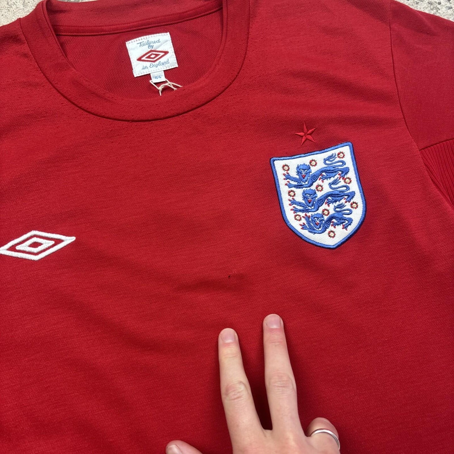 Red England Umbro Football Home Shirt 2010/11 Season | Size:  L