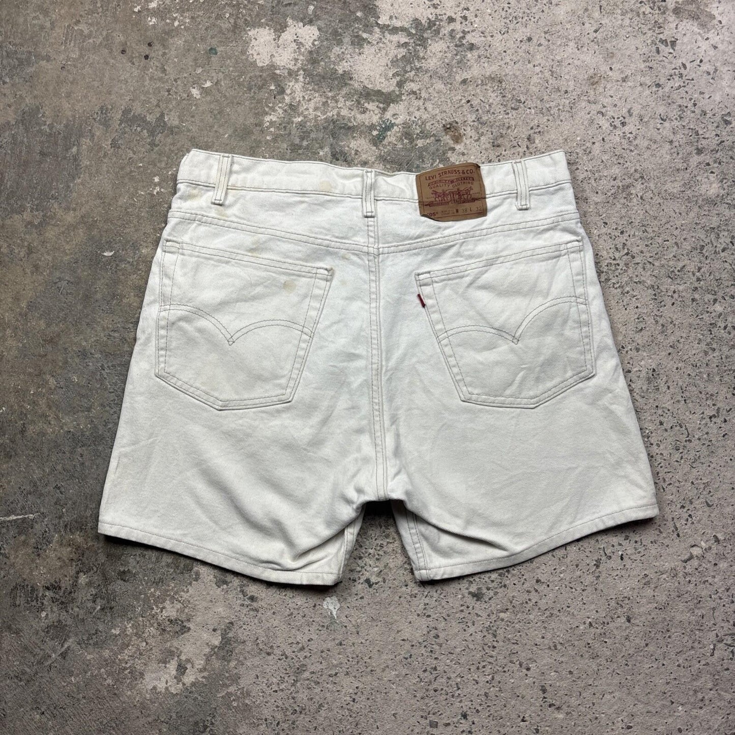 Cream Denim Levi’s 505 Jean Shorts | W38"