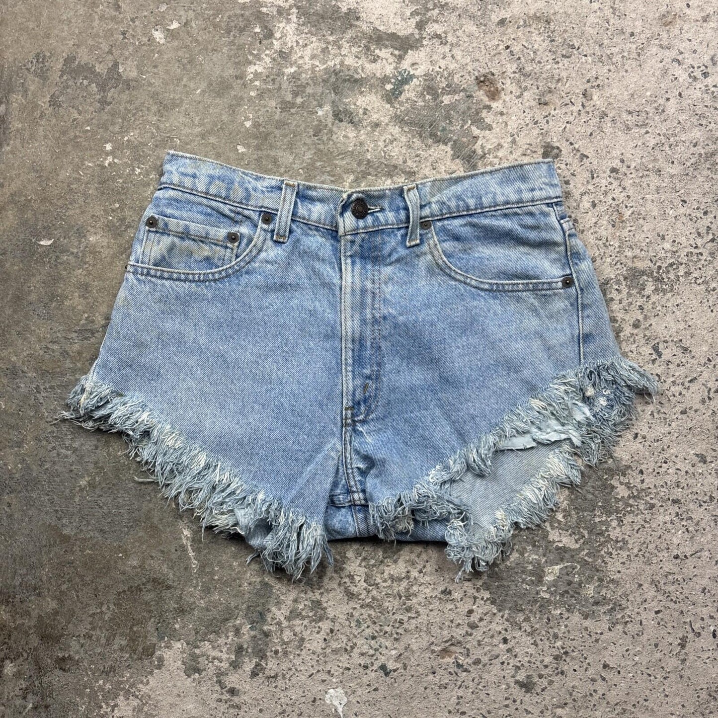 Blue Denim Levi’s Women’s Hot Pants Jean Shorts | 31"