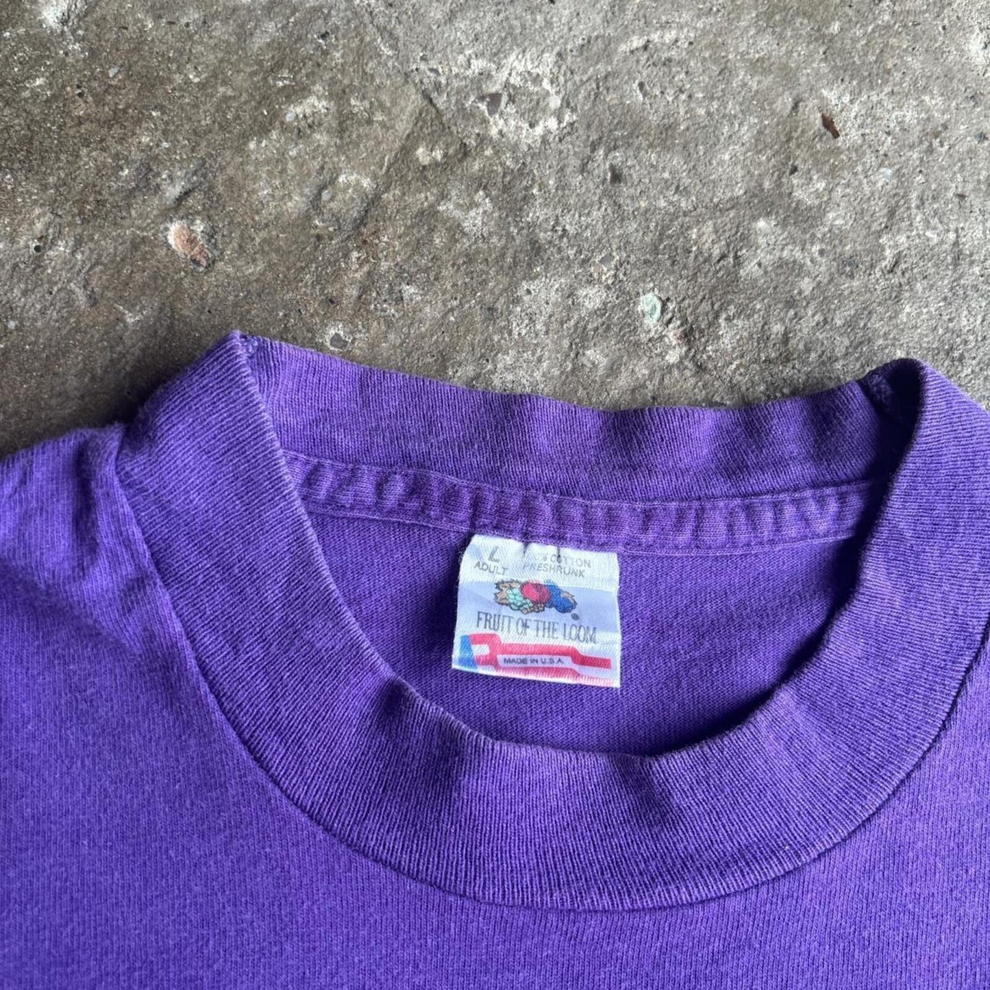 90s Purple 'Bertha's Kitty Boutique' single stitch t-shirt