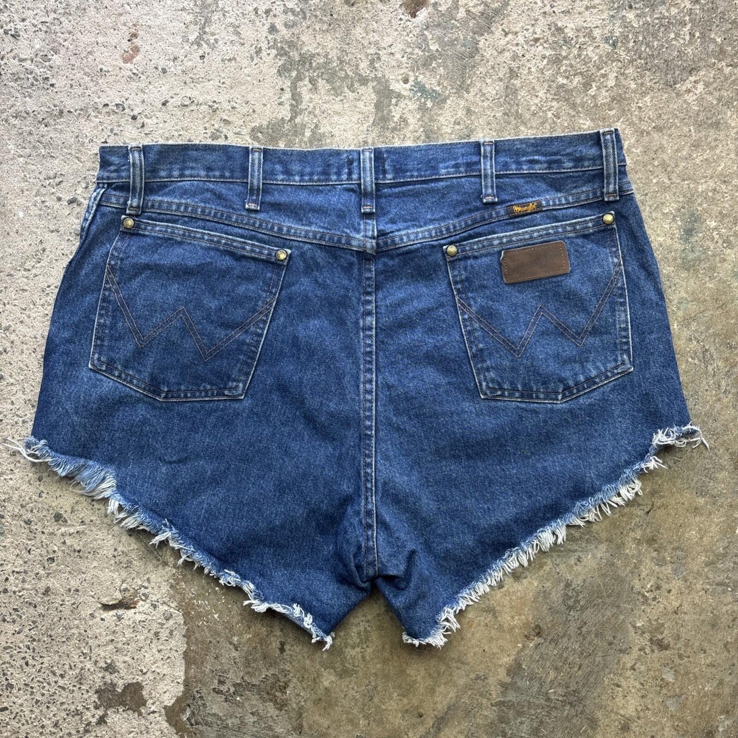 Blue Denim Wrangler Women’s Cut Off Short shorts |W38