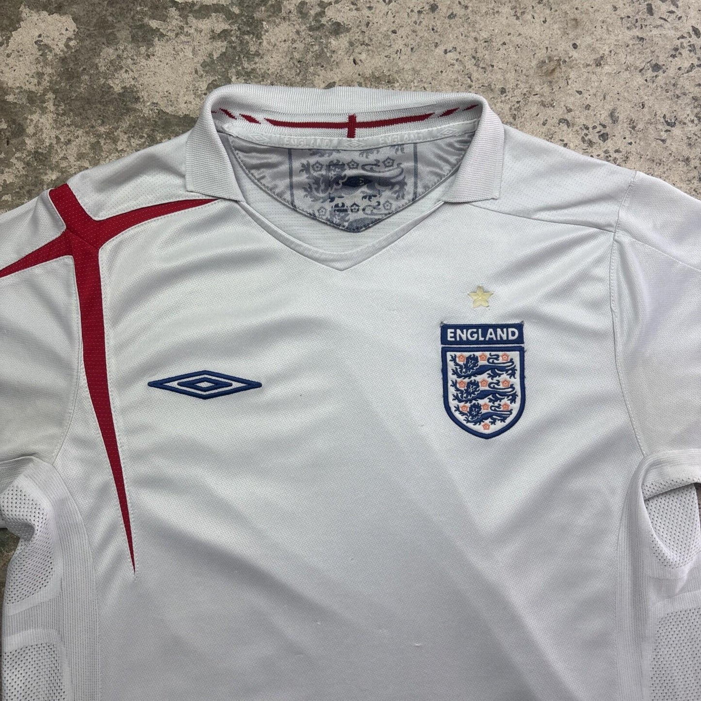 White England Umbro 2005/07 Football Home Shirt | Size M