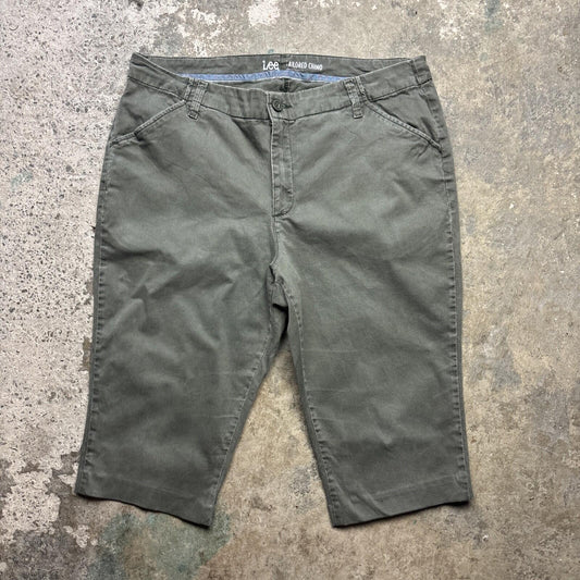 Khaki Green Lee Women’s Capri Shorts | Size 16