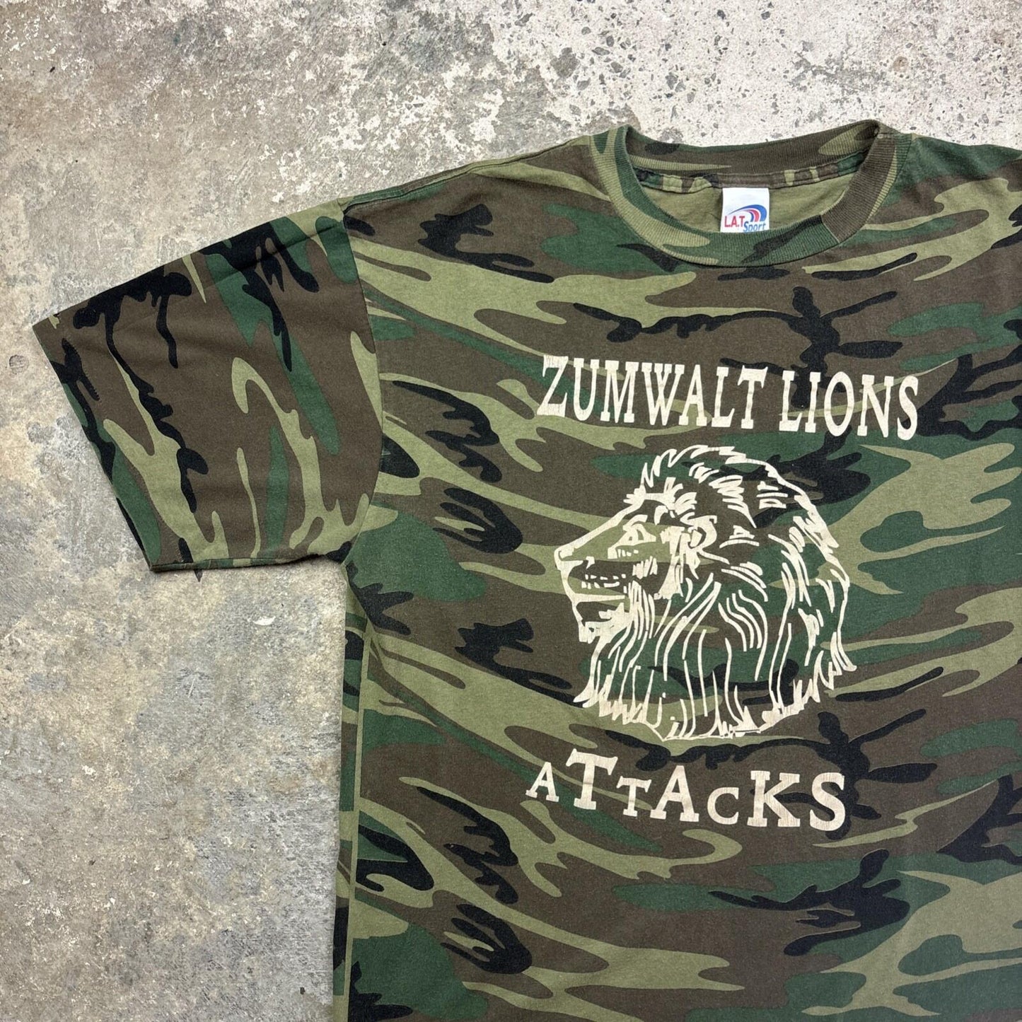 Vintage Camoflauge Single Stitch Graphic T-shirt | Size: XL