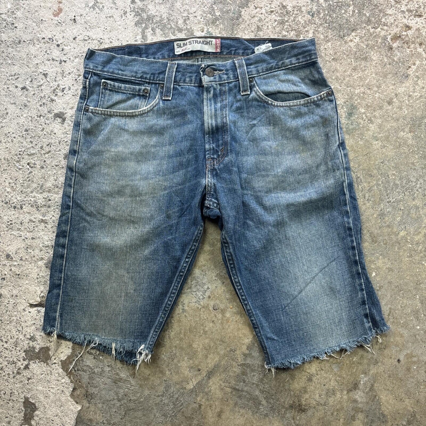 Blue Denim Levi’s 514 Women’s Cut Off Shorts | W32