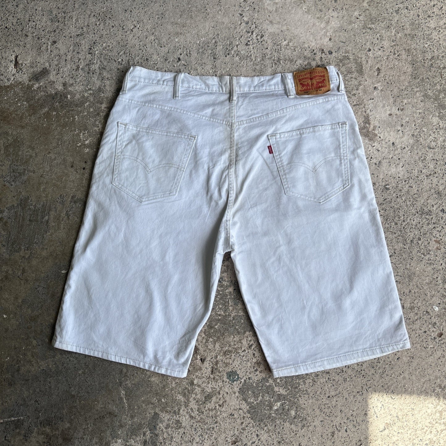 White Levis 569 Denim Jean Shorts | W40"