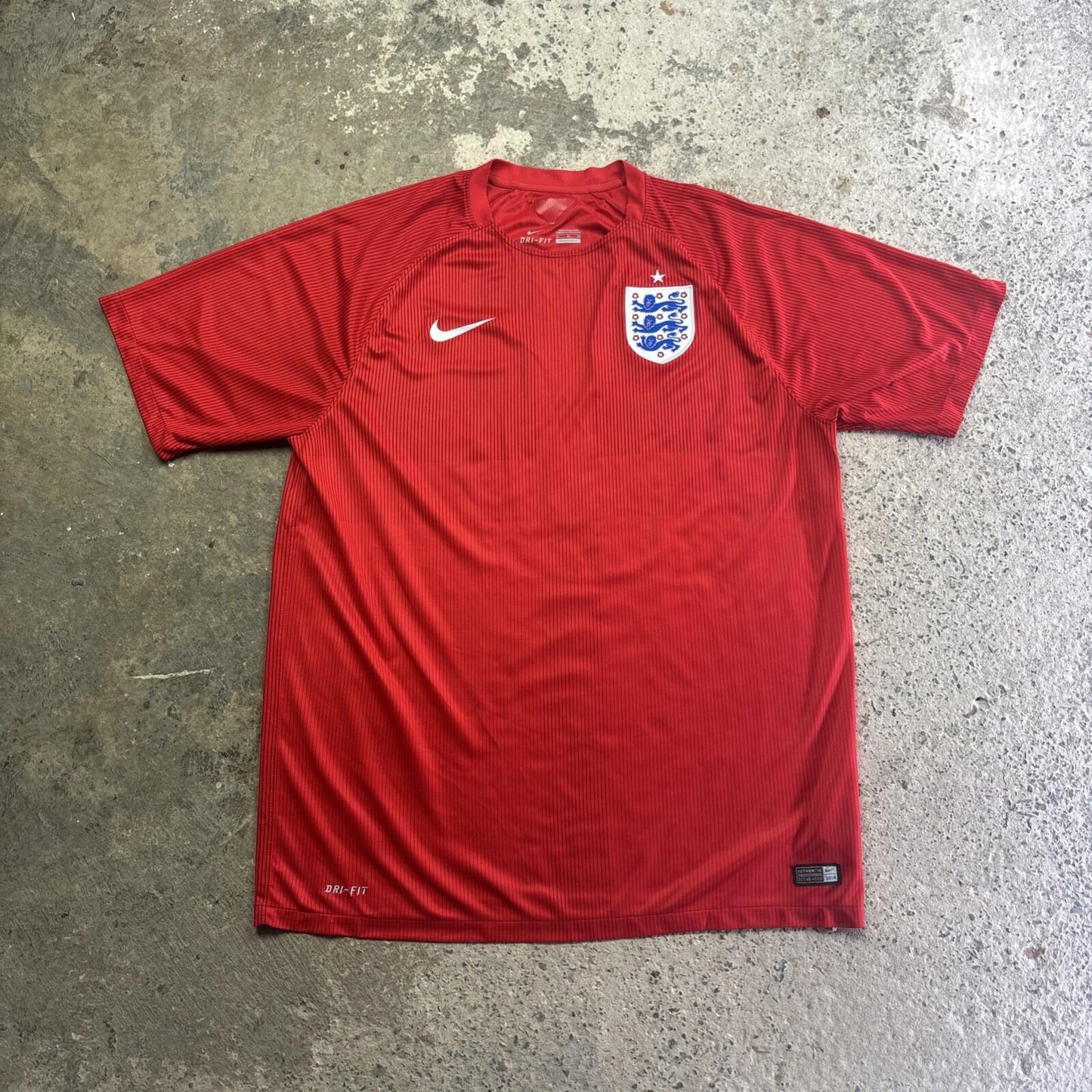 Red England Football Nike 2014/15 Away Shirt | Size: XL