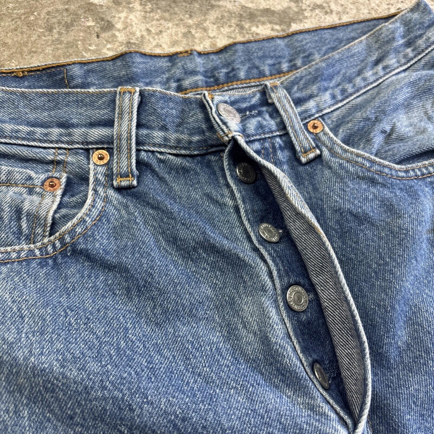 Blue Denim Levi’s Cut Off Jean Shorts | 31"