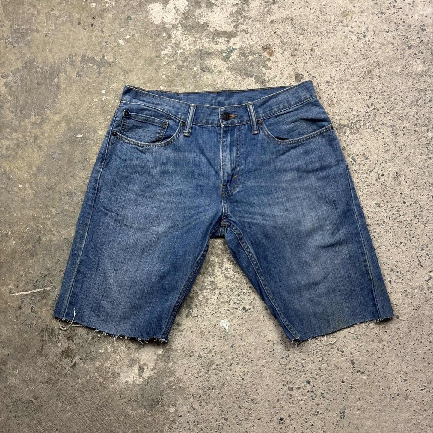 Blue Denim Levi’s Cut Off Jean Shorts | W32"