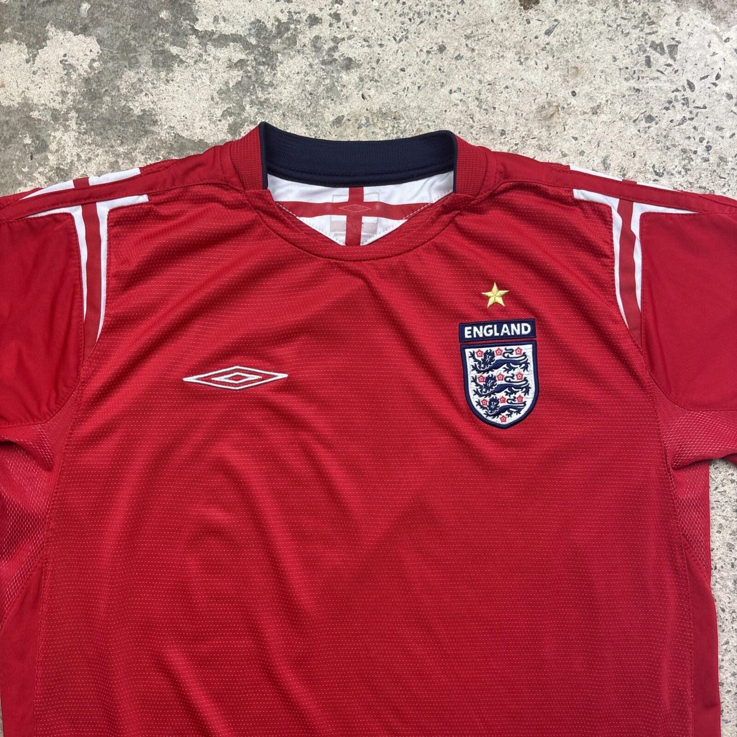 Red England Football 2004/06 Umbro Away Shirt | Size: L