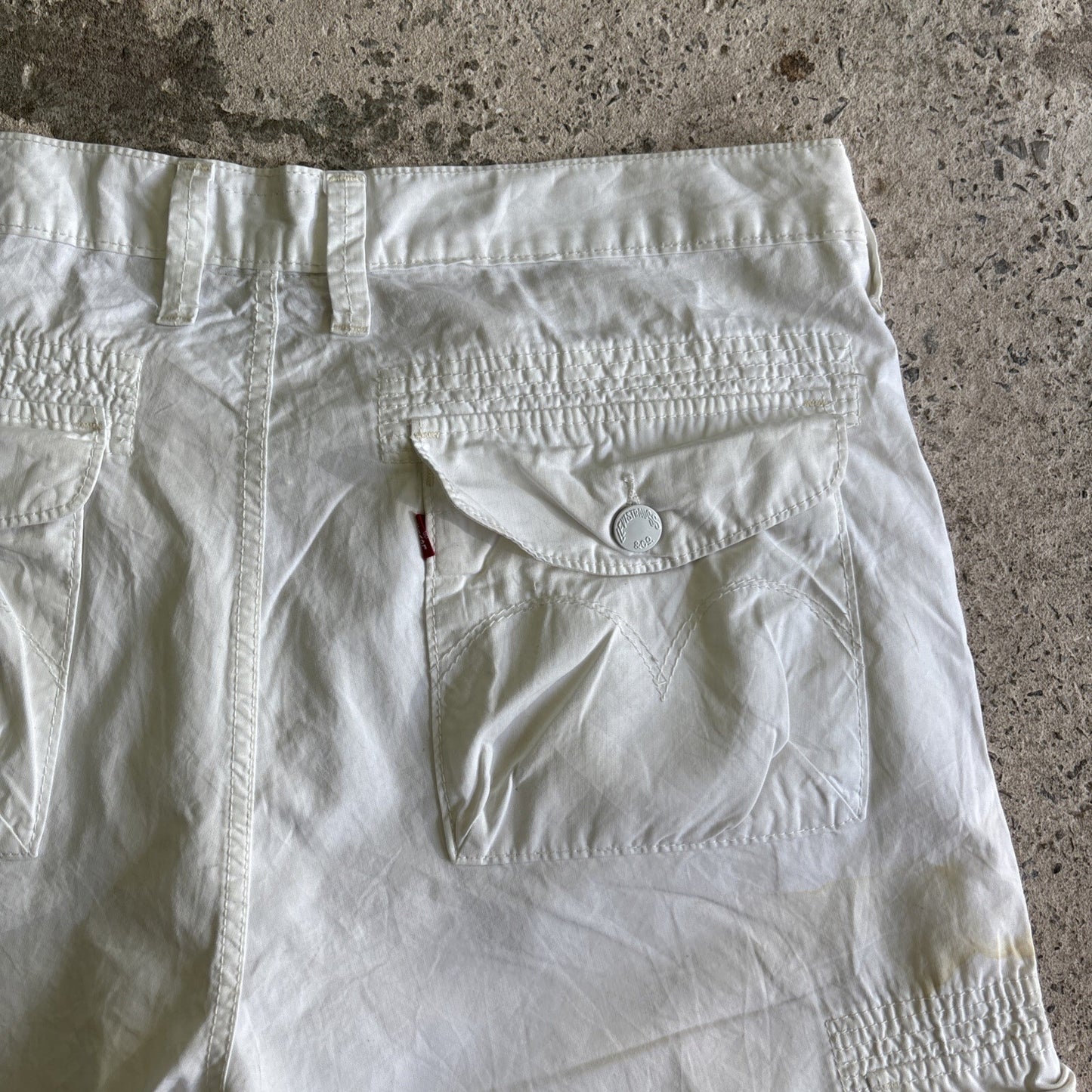White Y2K Levis Cargo Shorts | W42"