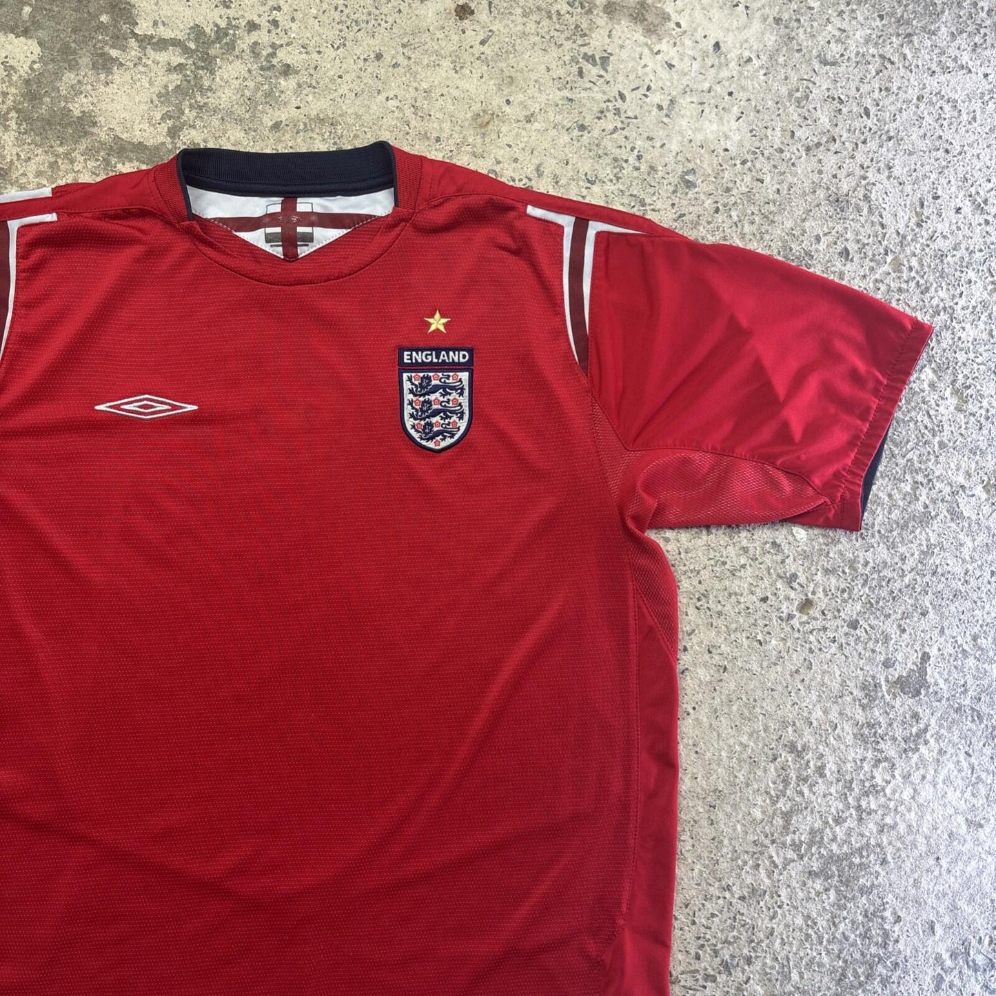 Red England 2004/06 Football Umbro Away Shirt | Size: XL