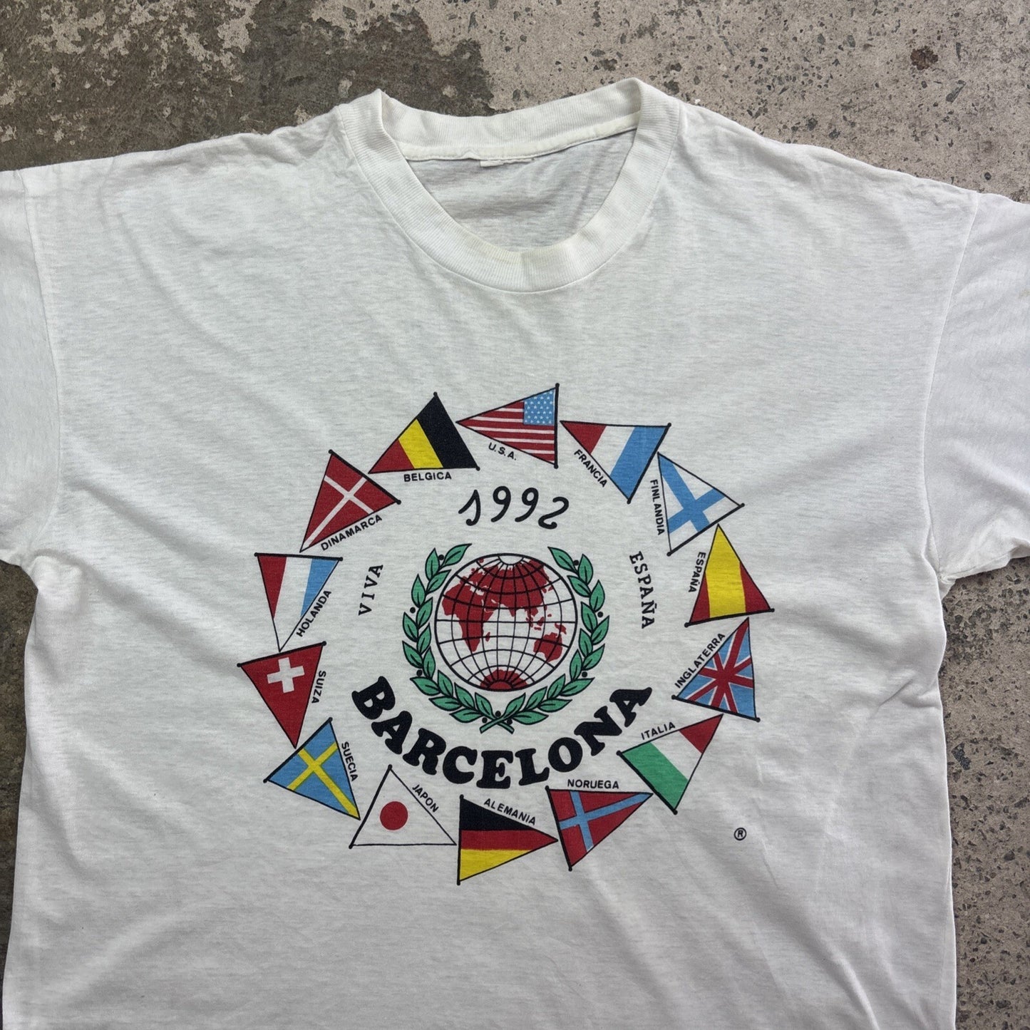 Vintage White Barcelona 1992 Olympics Graphic T-Shirt | Size L
