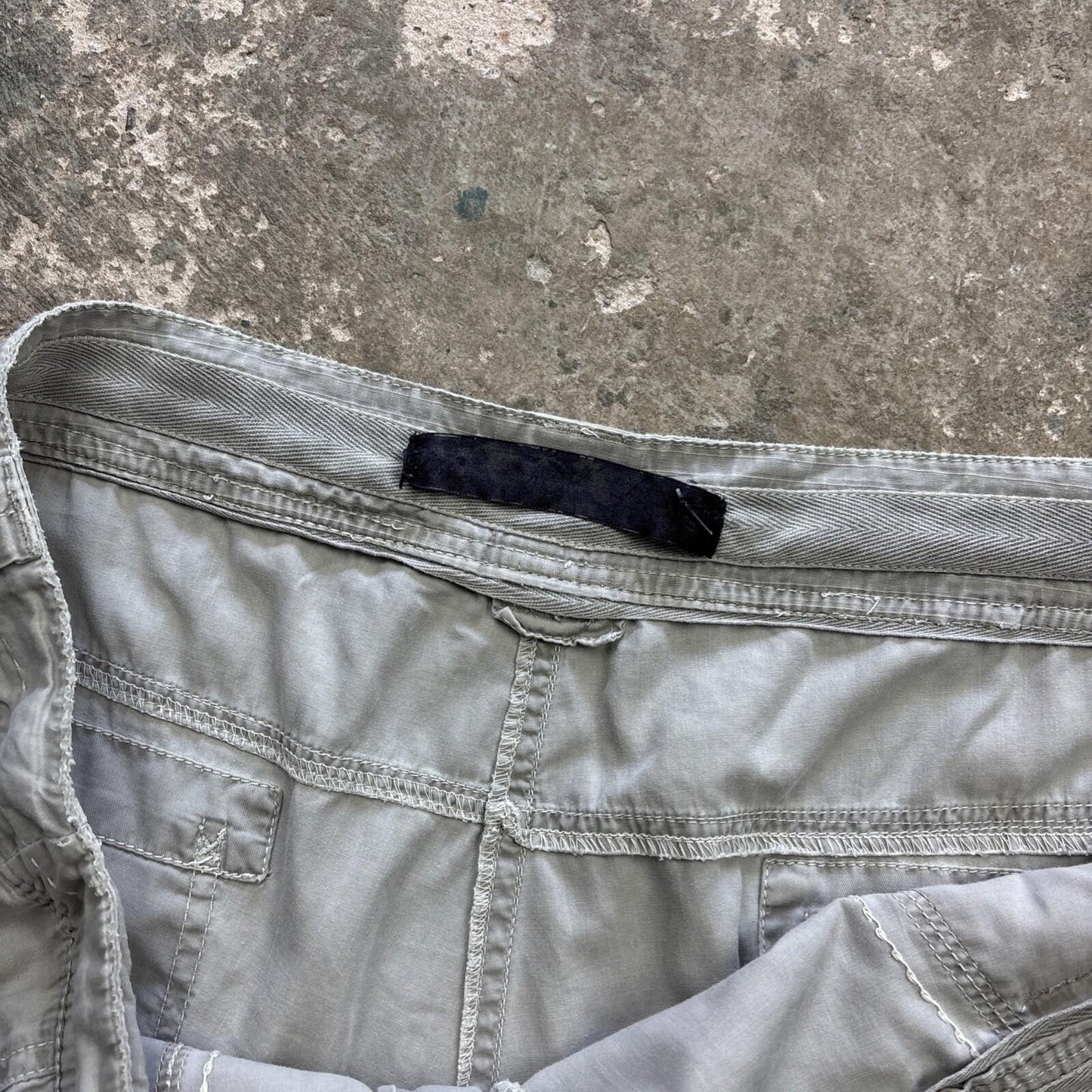 Grey Y2K 3/4 Length Shorts - Size 24