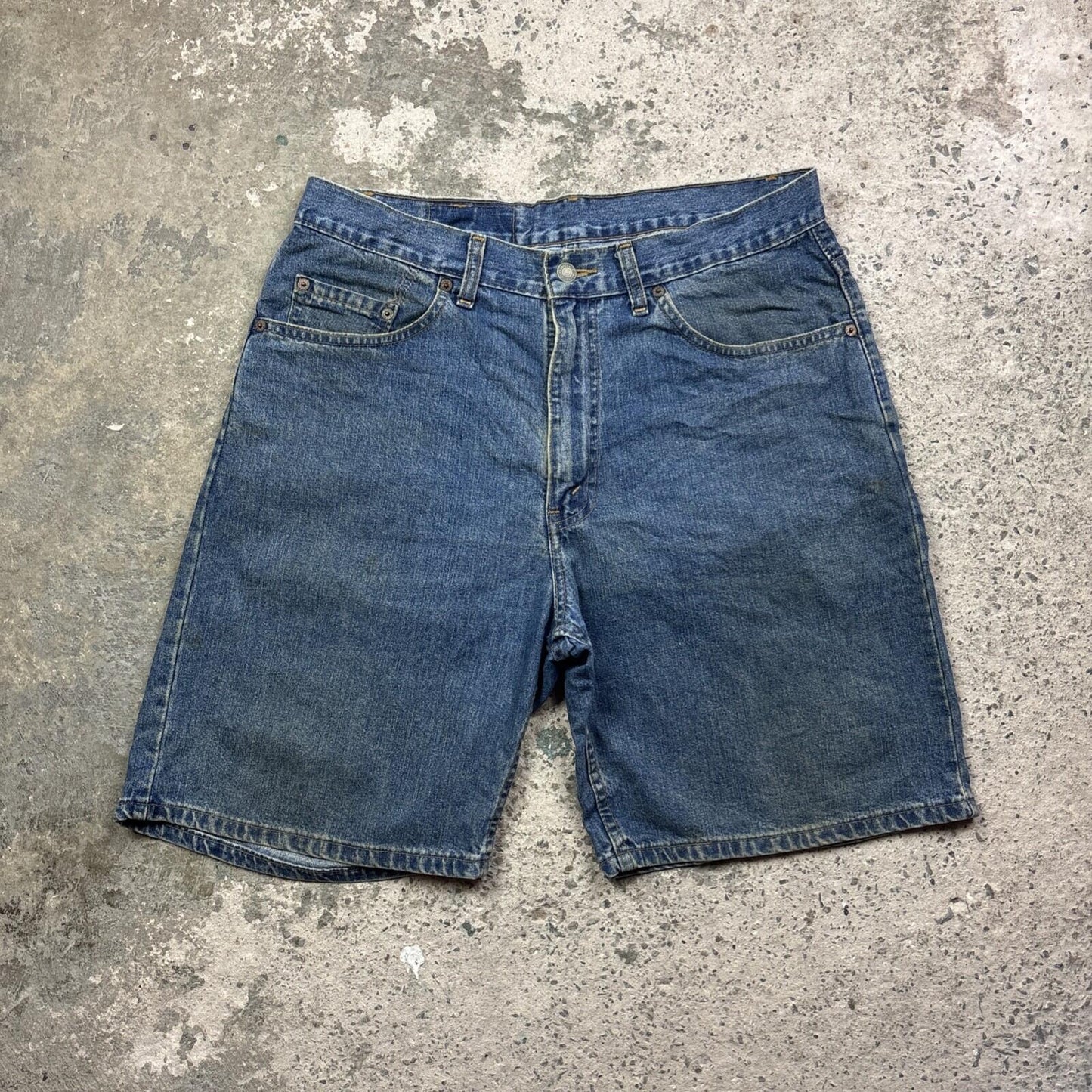 Blue Textured Levi’s Jean Shorts | W34"