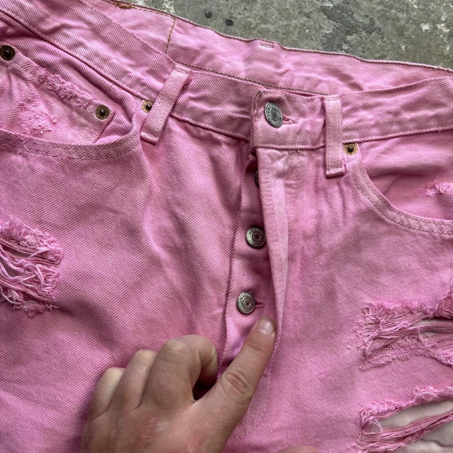 Distressed Vintage Pink Levi’s Men’s Denim Shorts - W31