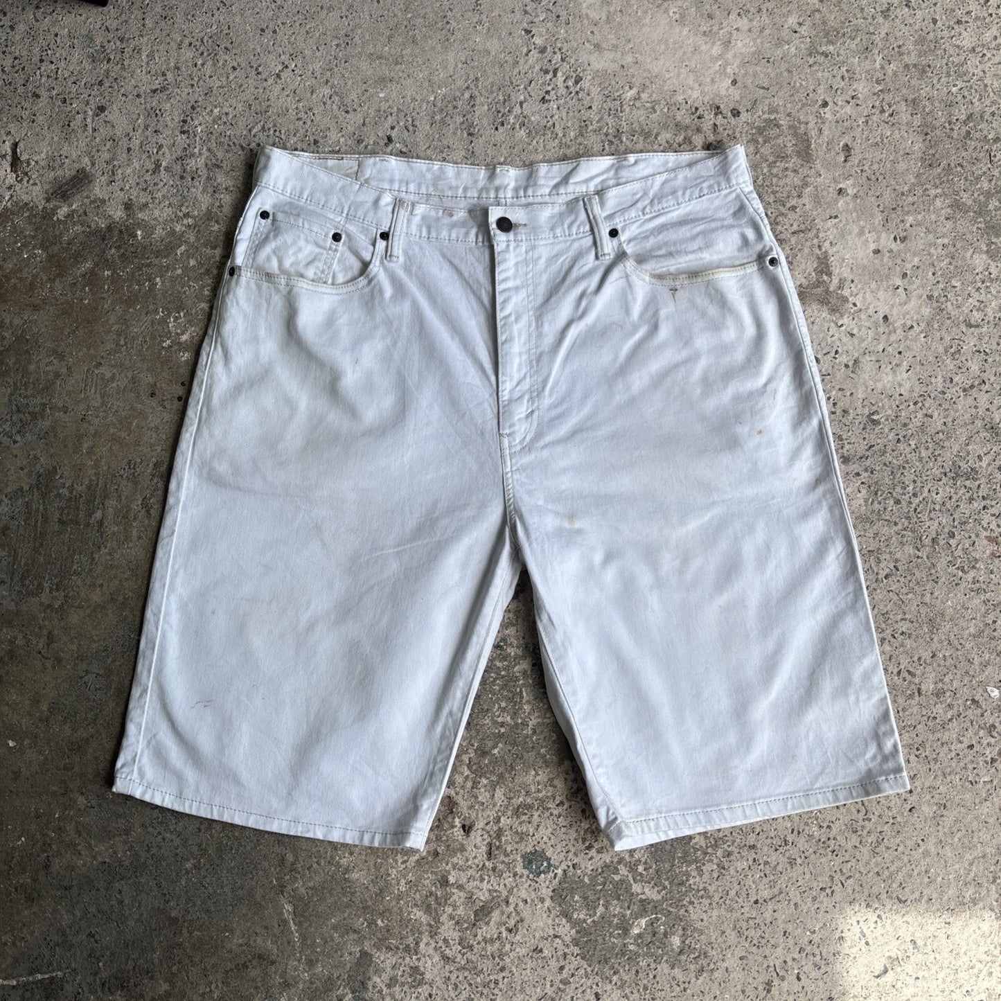White Levis 569 Denim Jean Shorts | W40"