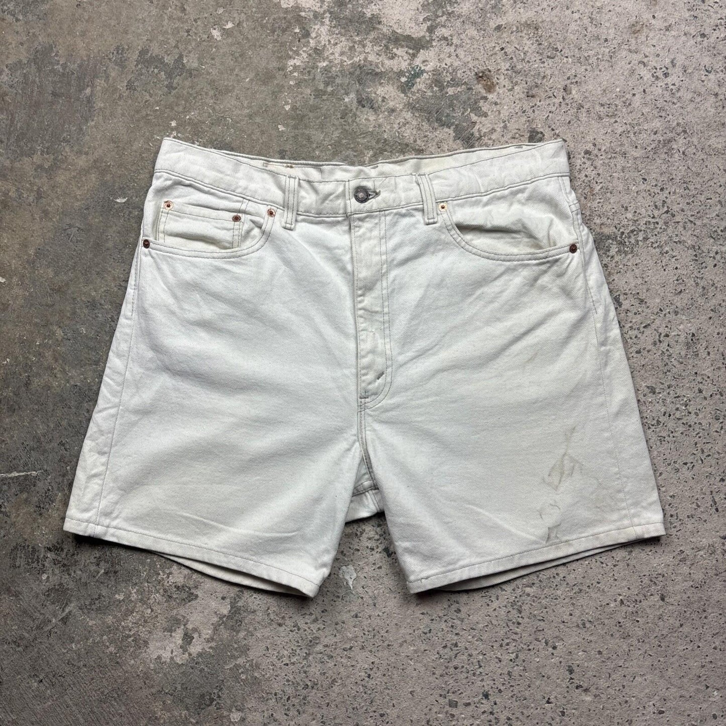 Cream Denim Levi’s 505 Jean Shorts | W38"
