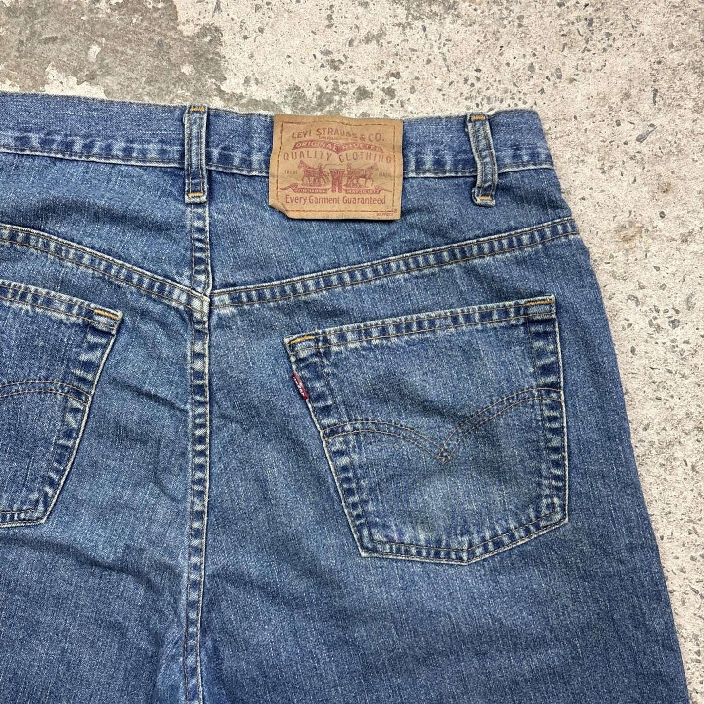 Blue Textured Levi’s Jean Shorts | W34"