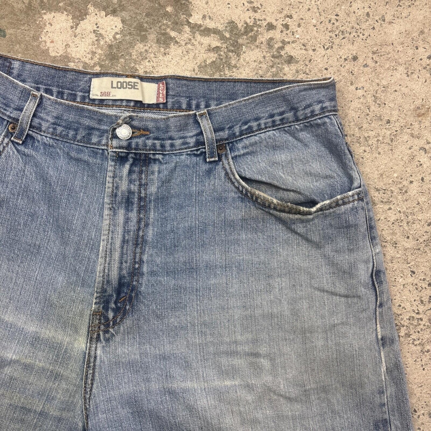 Blue Denim Levi’s 569 Jean Shorts | W36"