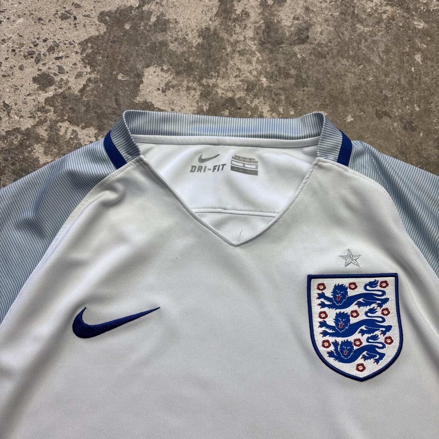 Nike 2016/17 England National Team Men's Home Football Shirt | Size L
