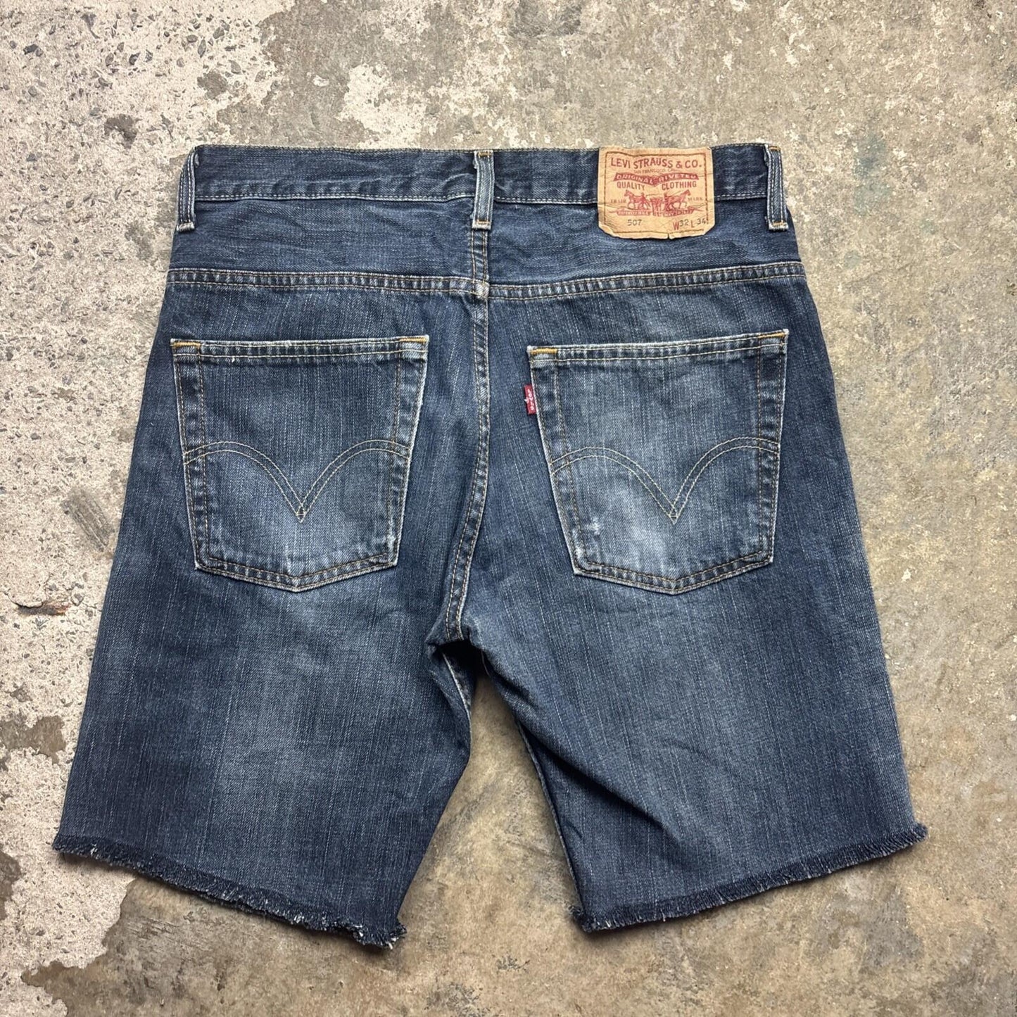 Blue Denim Levi’s 507 Men’s Cut Off Shorts | W32