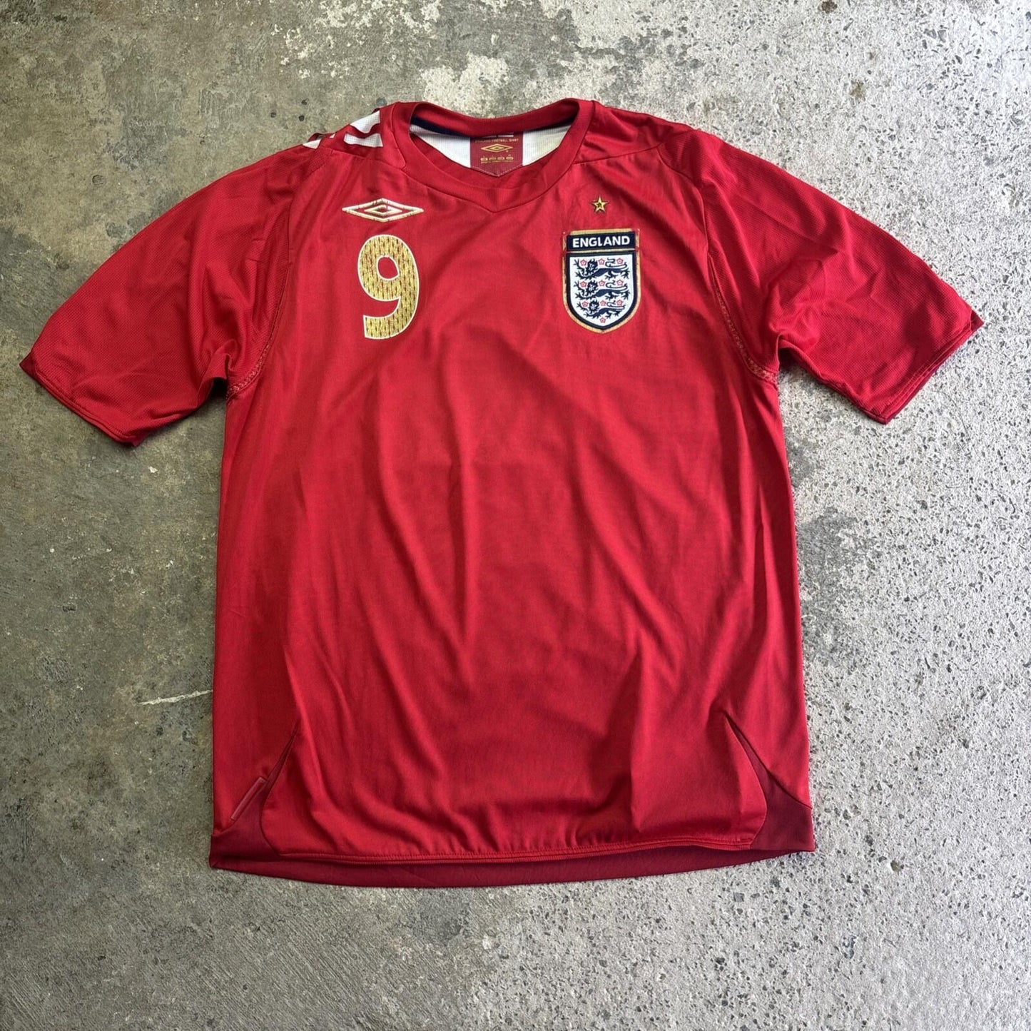 2006-09 Red Umbro Rooney #9 England Away Football Men’s Shirt | L