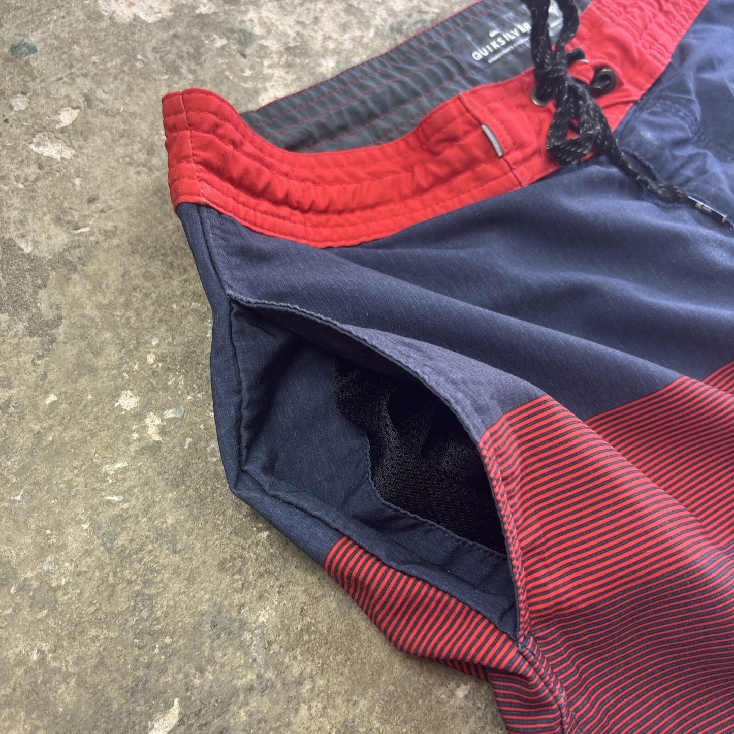 Red & Navy Quiksilver Striped Board Shorts W/ Pockets | W32"