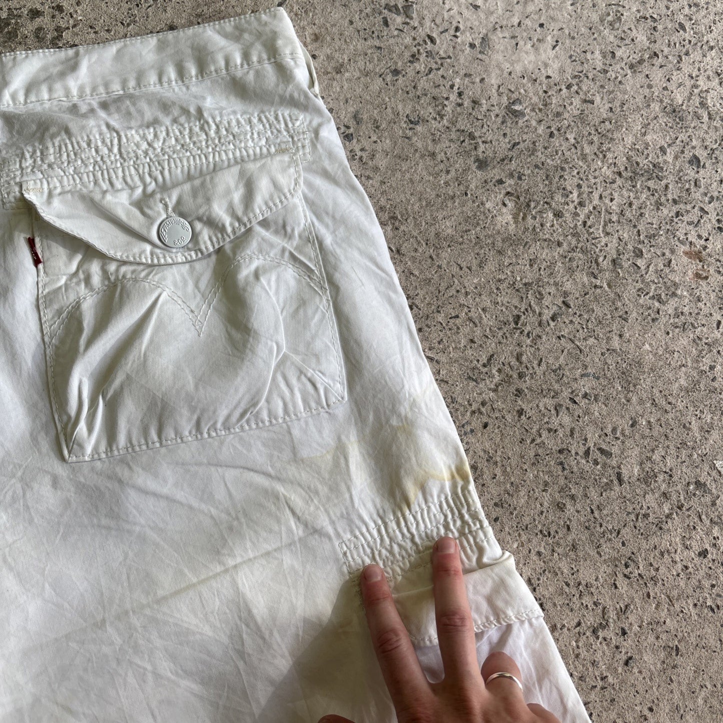 White Y2K Levis Cargo Shorts | W42"