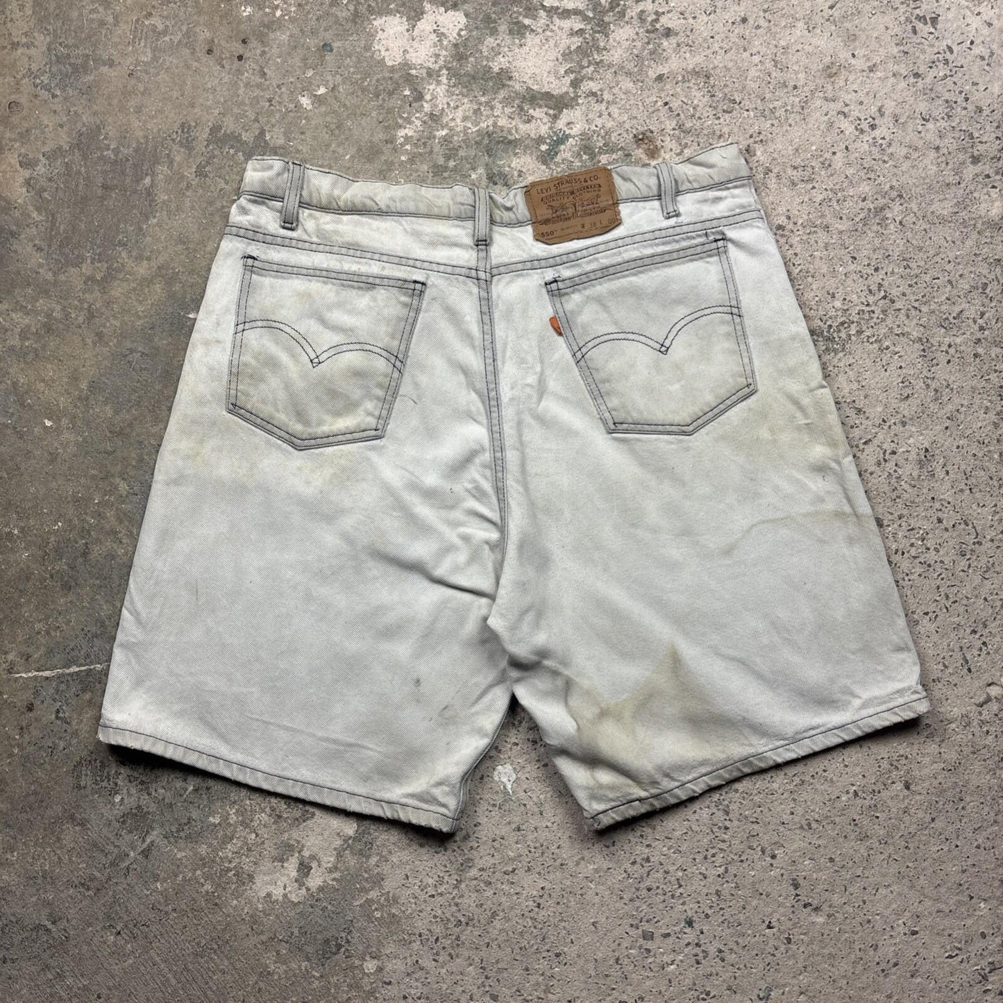 White Levi’s 550 Denim Relaxed Fit Jean Shorts | W38"