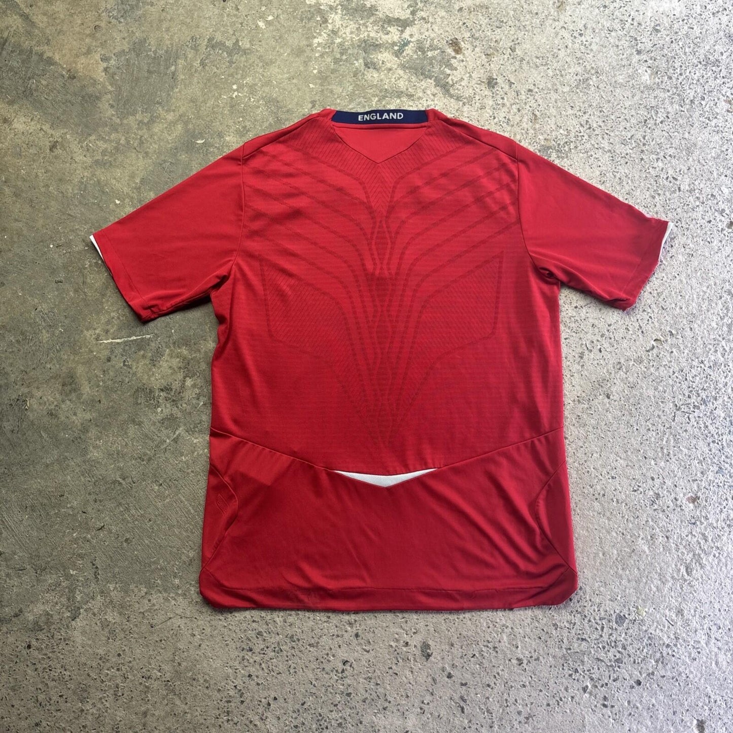 Red Umbro 2008/10 England Away Football Shirt | Size: L