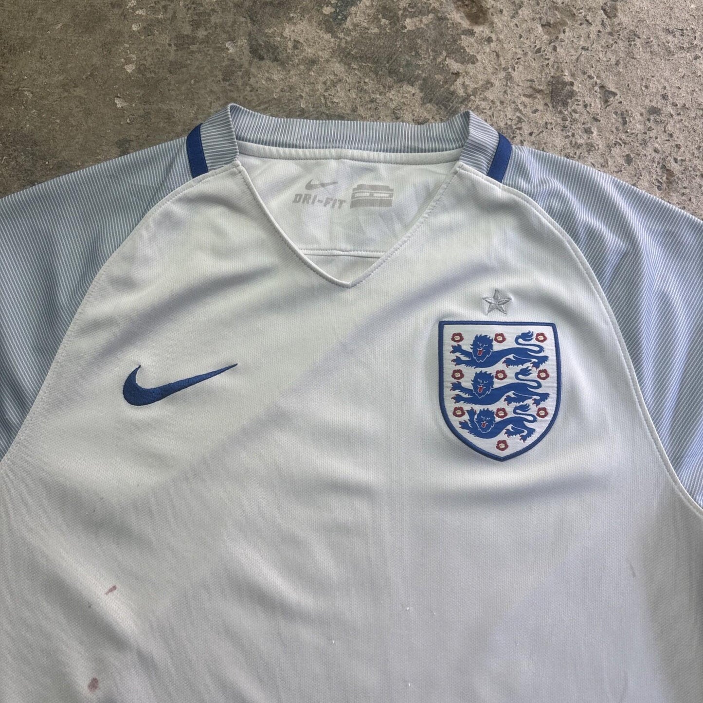 White Nike 2016/17 England Football Shirt | Size: M