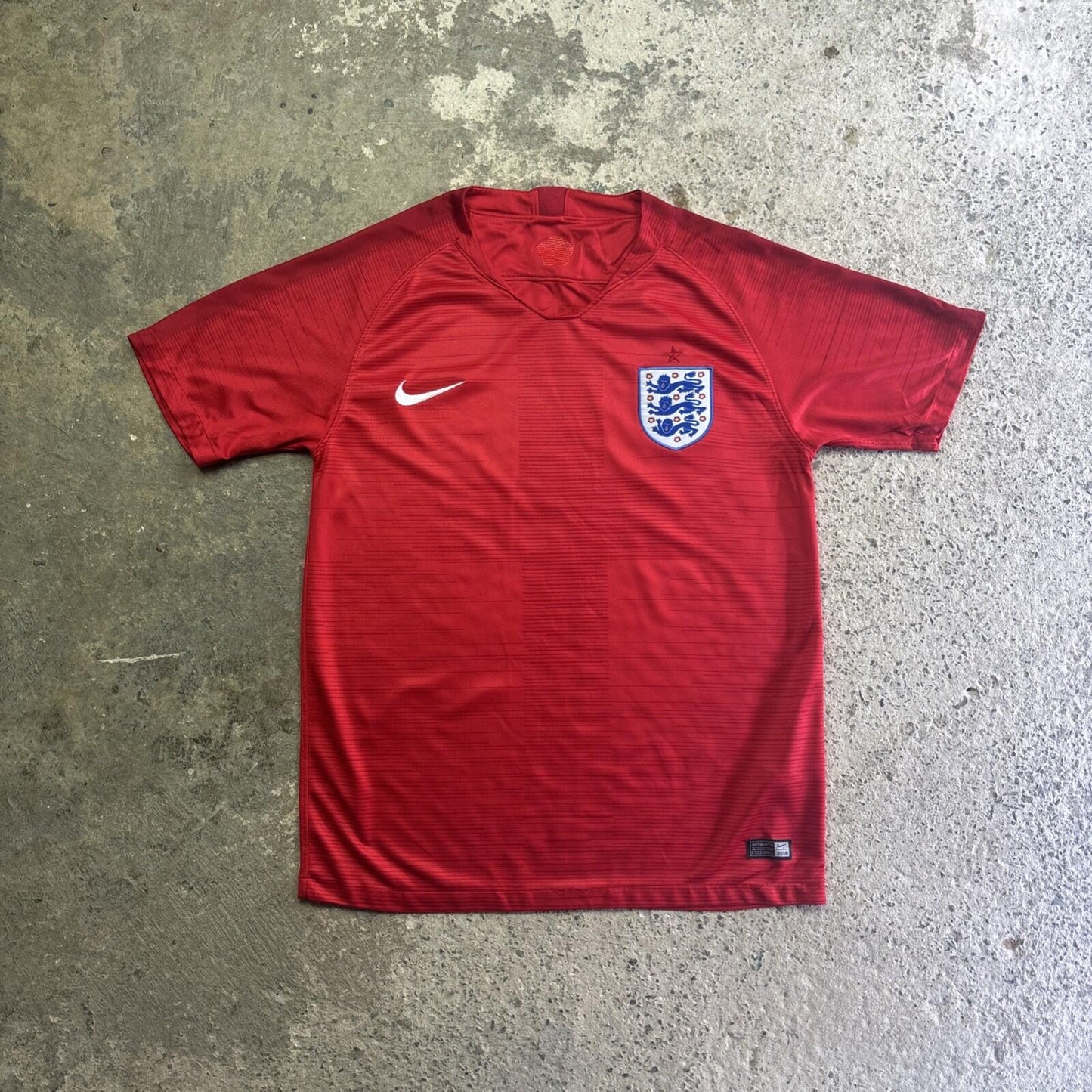 Red England 2018/19 Nike Football Shirt | Size: M