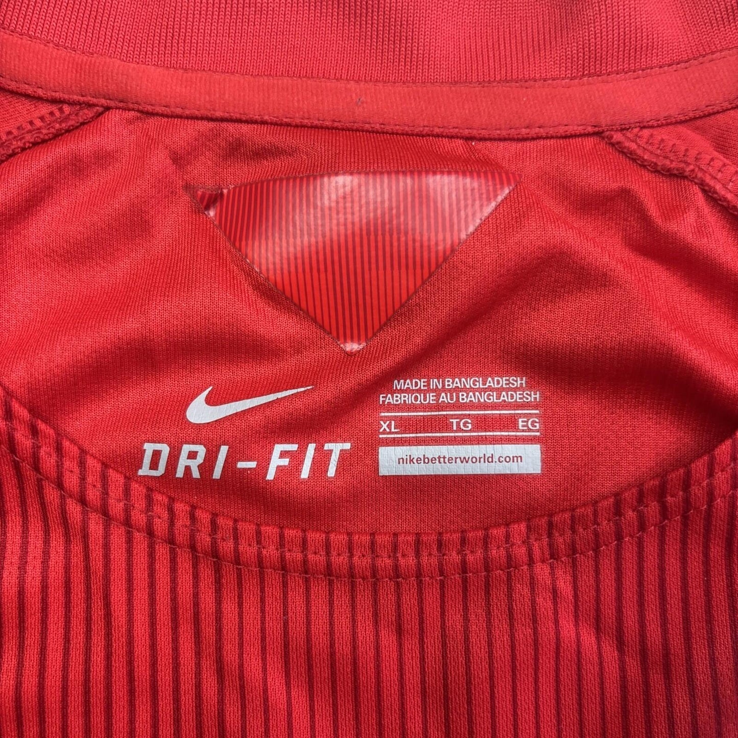 Red England Football Nike 2014/15 Away Shirt | Size: XL