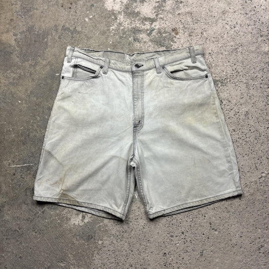 White Levi’s 550 Denim Relaxed Fit Jean Shorts | W38"