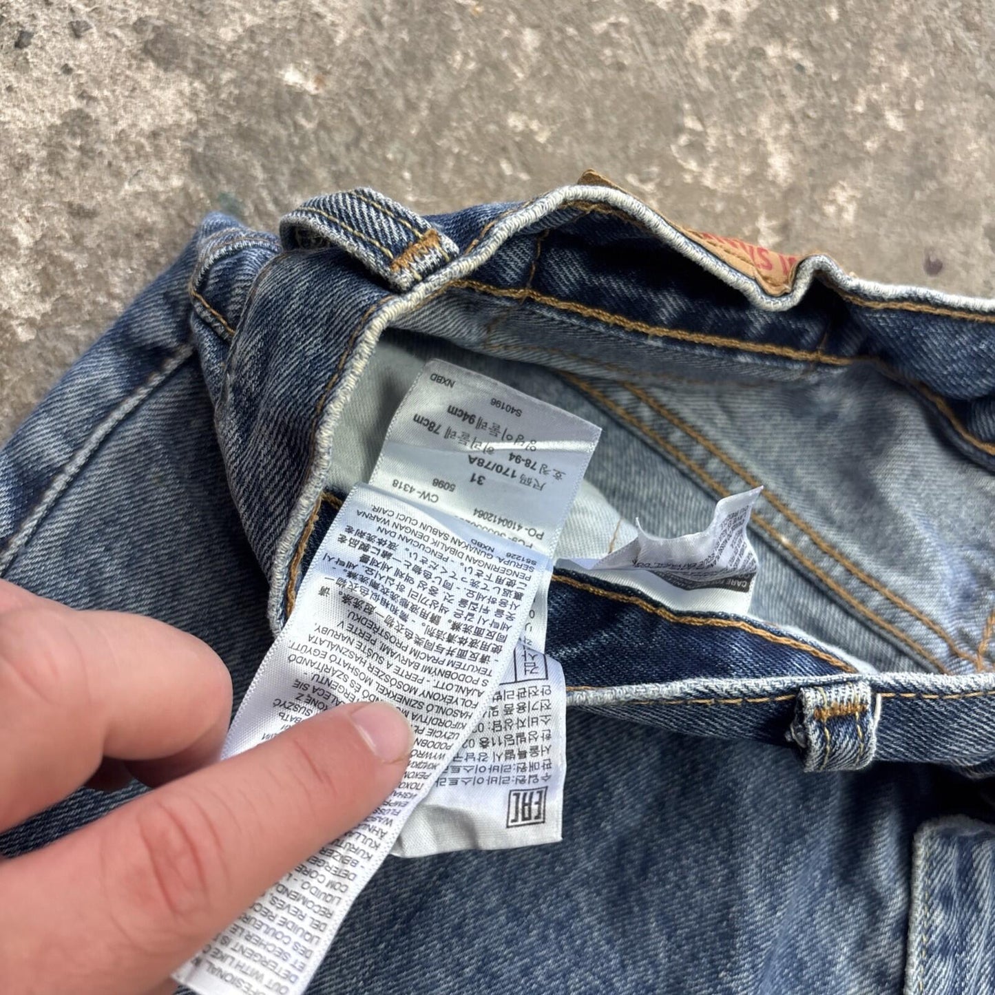 Distressed Blue Denim Levi’s 511 Men’s Cut Off Shorts - W31