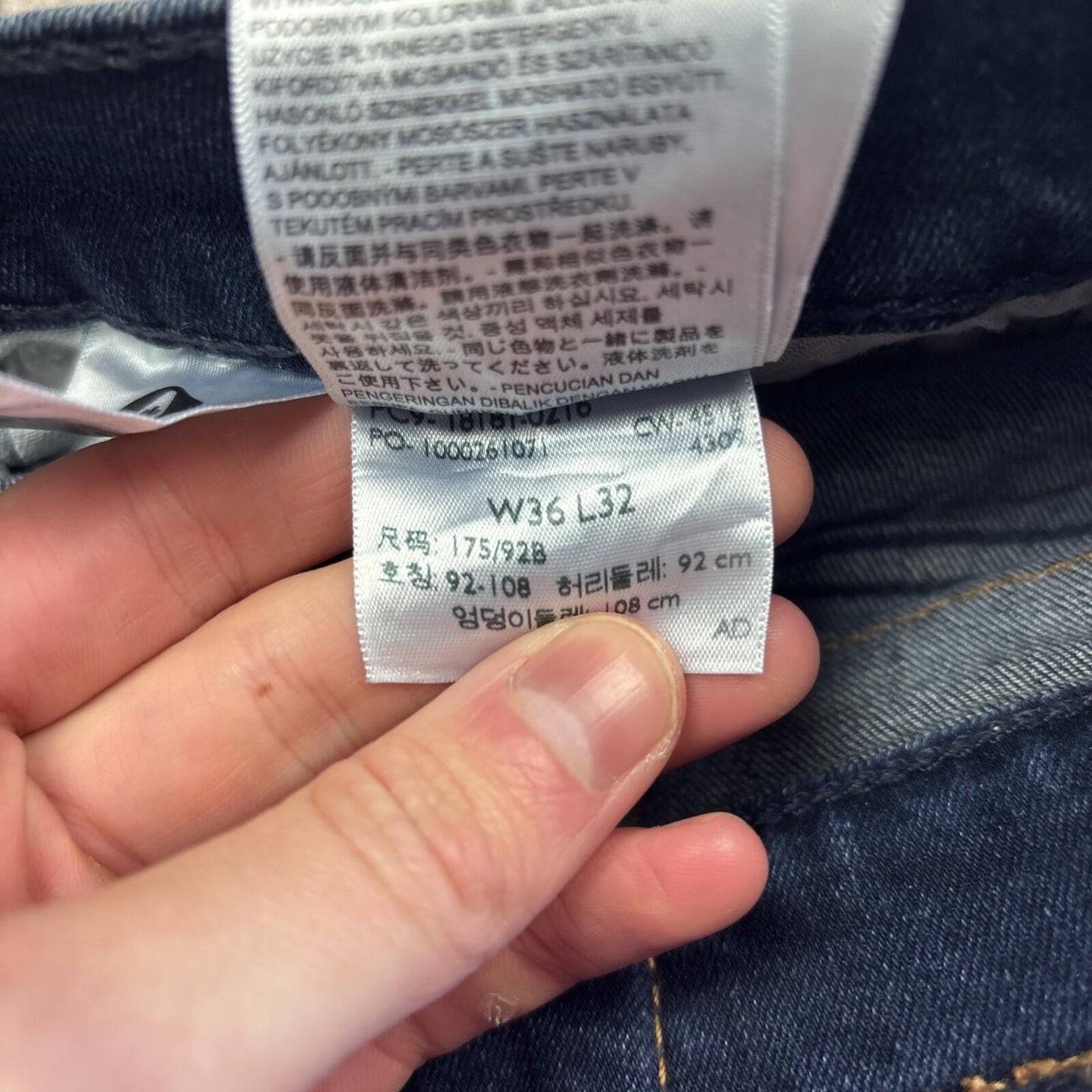 Navy Denim Levi’s Cut Off Jean Shorts | W36"